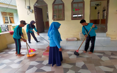 MTsN 1 Kepulauan Selayar Sukseskan Program Geber BBM 2026 dengan Bersih-Bersih Masjid di Tiga Dusun